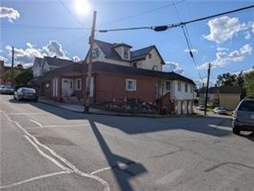 585 Fayette St, Washington, PA, 15301-5568 | Card Image