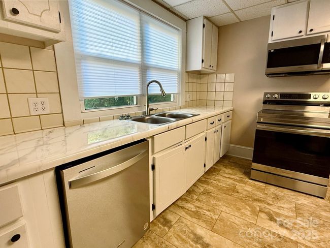 653 E Main St, House other with 3 bedrooms, 2 bathrooms and null parking in Spindale NC | Image 4