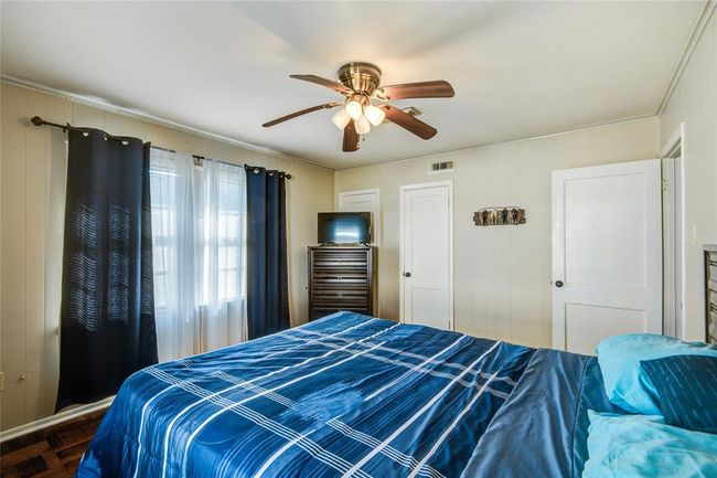 131 Laurel St, House other with 4 bedrooms, 1 bathrooms and 1 parking in Lake Jackson TX | Image 28