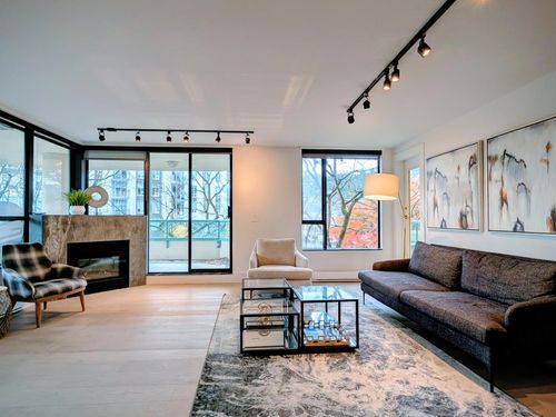 3d-328 Taylor Way, West Vancouver, BC, V7T2Y4 | Card Image