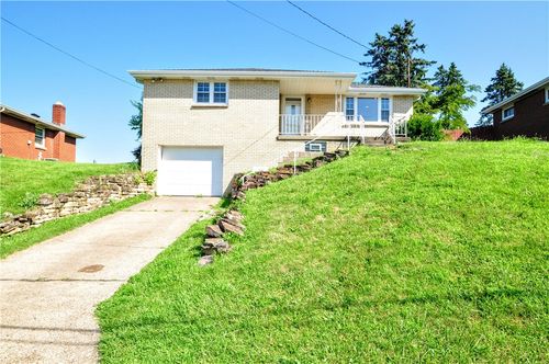 16 Jackson Dr, Monessen, PA, 15062-2540 | Card Image