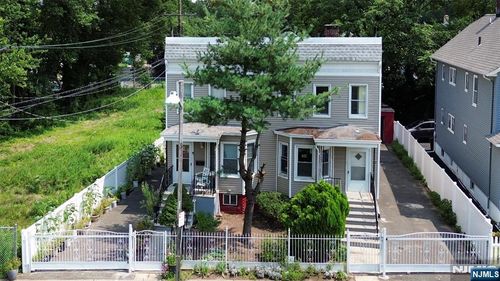 22 Kensington Pl, East Orange, NJ, 07017-3407 | Card Image