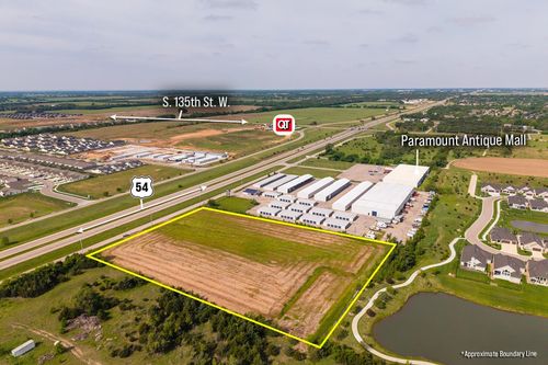 12998 W Us Highway 54, Wichita, KS, 67235 | Card Image