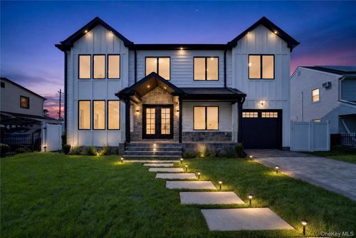 44 Meadow Ln, Levittown, NY, 11756-1924 | Card Image