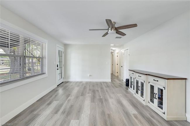 986 Coconut Cir W, House other with 3 bedrooms, 1 bathrooms and null parking in NAPLES FL | Image 5
