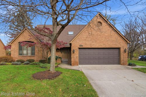 7-21850 Dover Ct, Beverly Hills, MI, 48025-2608 | Card Image