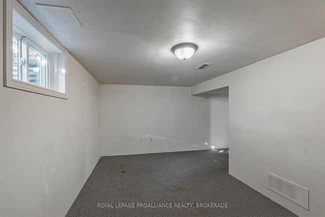 823 Datzell Lane, Condo with 3 bedrooms, 2 bathrooms and 1 parking in Kingston ON | Image 28