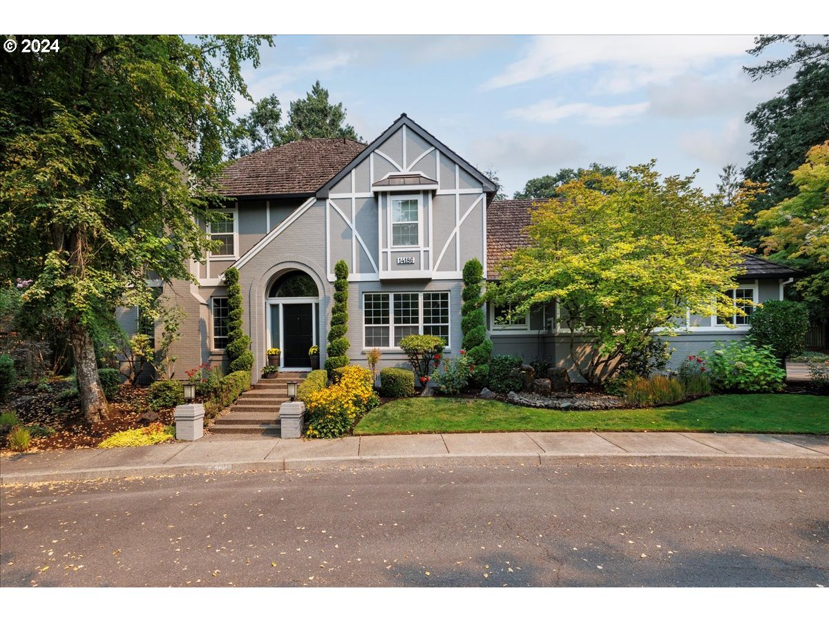 Kimberly Cir, Lake Oswego, OR 97035