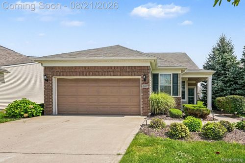 9407 Sand Hill Dr, Grand Blanc, MI, 48439-2661 | Card Image