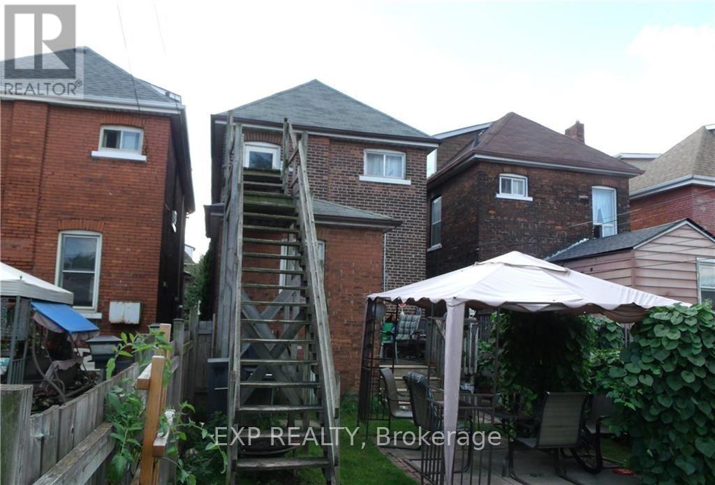Residential in Hamilton (Landsdale) 3