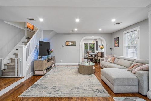 4 2nd St, Glenwood Landing, NY, 11547-3020 | Card Image