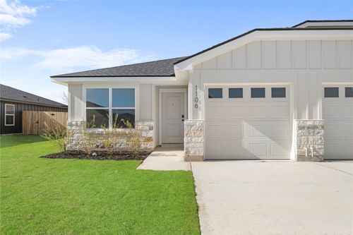 1106 S College Ave, Troy, TX, 76579-2879 | Card Image