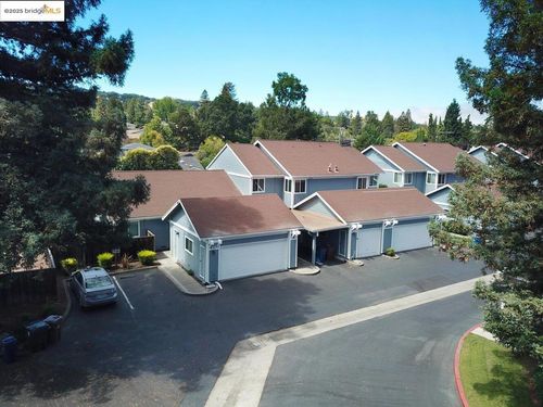 20 Donegal Way, Martinez, CA, 94553-6270 | Card Image