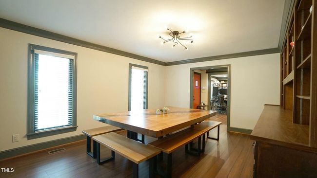 Dining | Image 13