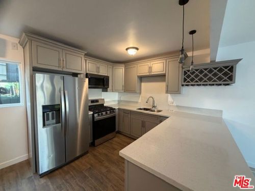 2106 Pisani Pl, Venice, CA, 90291-3816 | Card Image