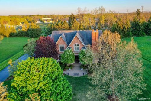514 Chase Ln, Bloomfield Hills, MI, 48304-2363 | Card Image