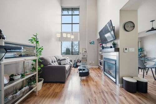 416-10866 City Pky, Surrey, BC, V3T5W9 | Card Image