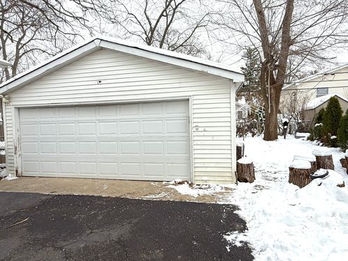 415 Kenwood Dr, Round Lake Park, IL, 60073-3411 | Card Image