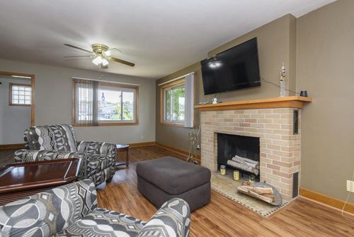 514 E Main St, Plymouth, WI, 53073-1821 | Card Image