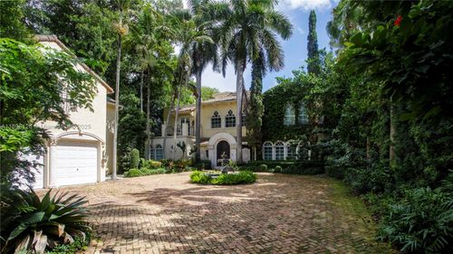 5801 Pine Tree Dr, Miami Beach, FL, 33140-2122 | Card Image