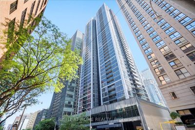 4204 - 28 Ted Rogers Way, Condo with 1 bedrooms, 1 bathrooms and null parking in Toronto ON | Image 2