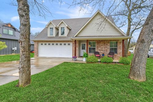209 Comanche Dr, Gainesville, TX, 76240-9552 | Card Image
