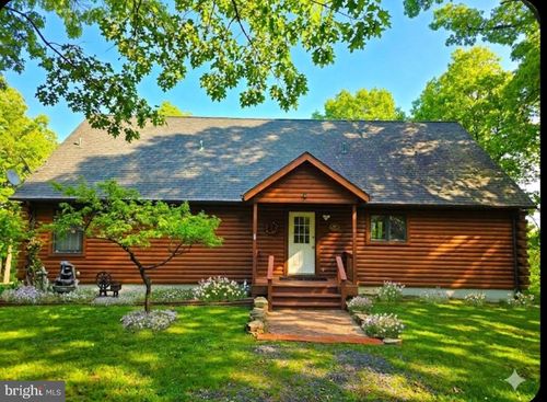 1052 Parkside Dr, BERKELEY SPRINGS, WV, 25411-6335 | Card Image