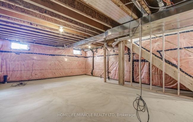 28 Yvonne Dr, House attached with 3 bedrooms, 4 bathrooms and 1 parking in Brampton ON | Image 28