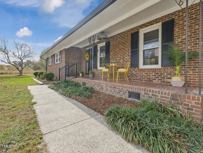 04-Front Walkway | Image 7