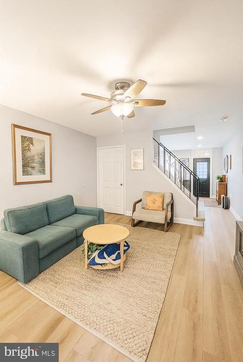 28 Maple St, CONSHOHOCKEN, PA, 19428-1826 | Card Image