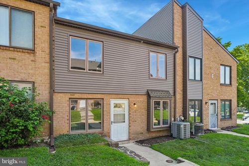 e17-5200 Hilltop Dr, BROOKHAVEN, PA, 19015-1263 | Card Image