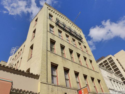 apt-3a-221 Losoya St, San Antonio, TX, 78205-2675 | Card Image