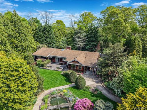 280 Deforest Road N, Huntington, NY, 11746 | Card Image