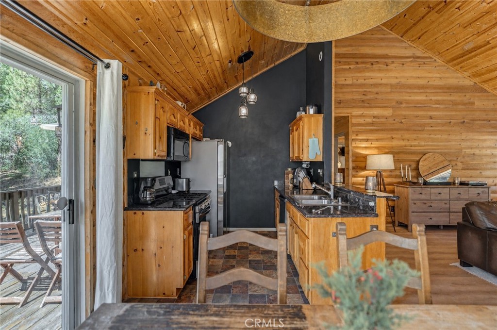 Residential in Pine Mountain Club 3