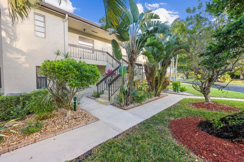 f-8305 Casa Del Lago, Boca Raton, FL, 33433-1401 | Card Image
