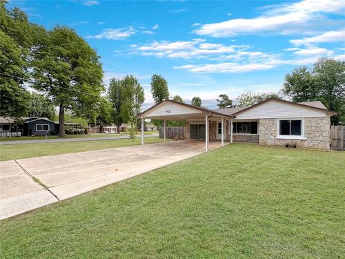 712 Cedar Dr, Midwest City, OK, 73130-3022 | Card Image