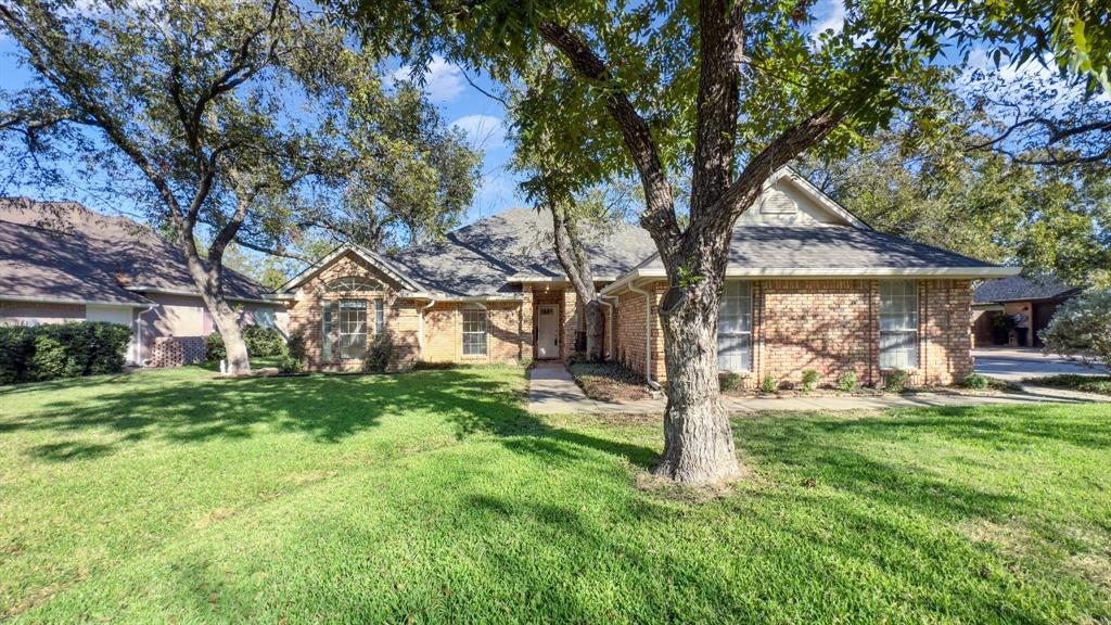 Monticello Dr, Granbury, TX 76049