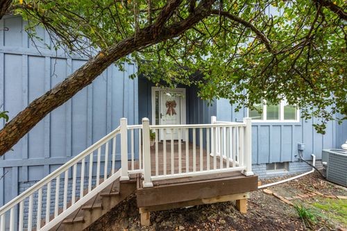 12-6401 Utica Ridge Rd, Davenport, IA, 52807-3360 | Card Image