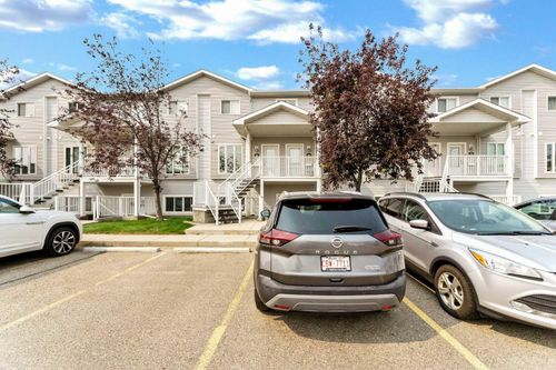 284 Northlands Pt Ne, Medicine Hat, AB, T1C0C1 | Card Image