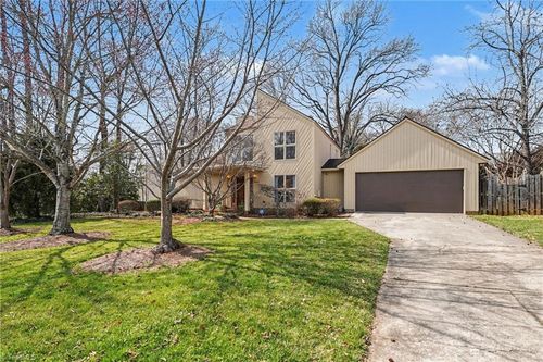 2902 Crossfield Dr, Greensboro, NC, 27408-6742 | Card Image