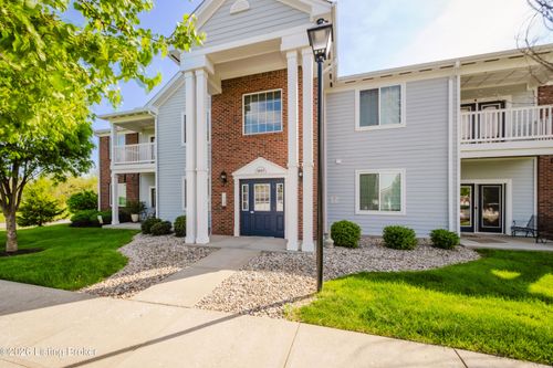 203-2601 Bradford Commons Dr, Louisville, KY, 40299 | Card Image