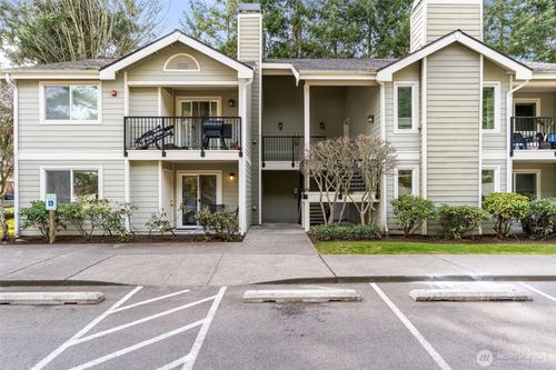 apt-101-6525 200th St Sw, Lynnwood, WA, 98036-4518 | Card Image