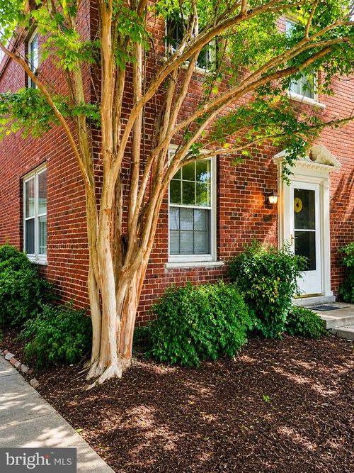 331-1210 S Barton St, ARLINGTON, VA, 22204-4832 | Card Image