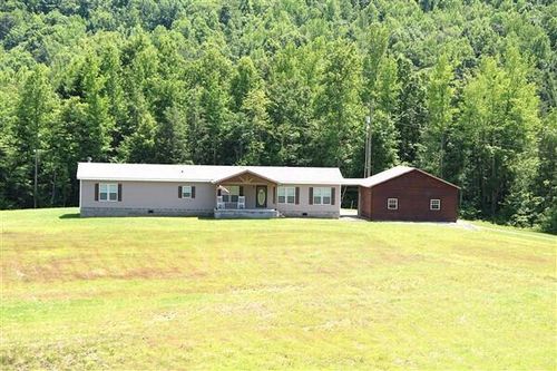 4393 Wolf Creek Rd, Williamsburg, KY, 40769-7704 | Card Image