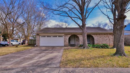 2915 Mesquite Dr, Sugar Land, TX, 77479-1658 | Card Image