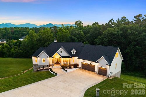 7 Temujin Dr, Leicester, NC, 28748-8824 | Card Image