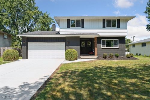 13764 Indian Creek Dr, Middleburg Heights, OH, 44130-6813 | Card Image