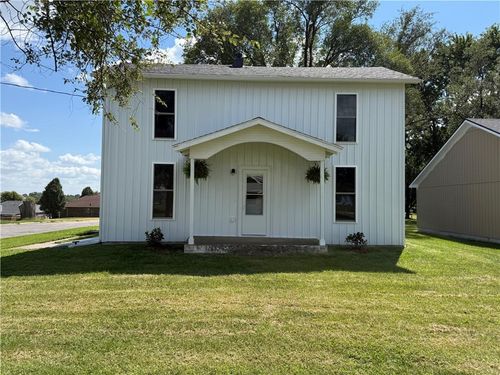 302 Little Brick St, Cameron, MO, 64429-1231 | Card Image