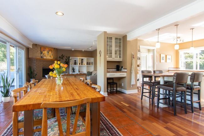 40549 Ayr Dr, House other with 6 bedrooms, 5 bathrooms and 6 parking in Squamish BC | Image 7