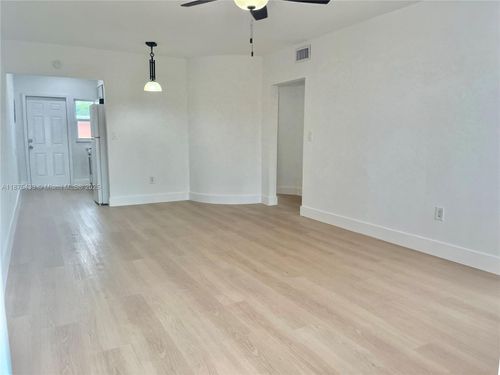 3-aka-1b-3401 Sw 11th St, Miami, FL, 33135-4334 | Card Image